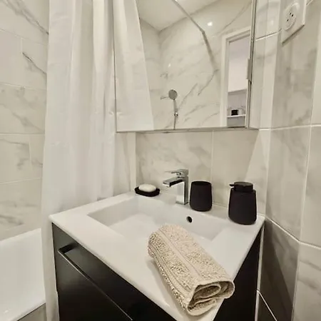 Apartament Superbe Moderne Avec Balcon Et Piscine Boulogne-Billancourt