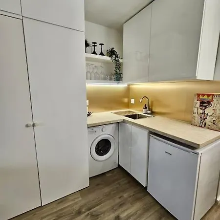 Superbe Moderne Avec Balcon Et Piscine *