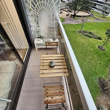 Superbe Moderne Avec Balcon Et Piscine Apartament